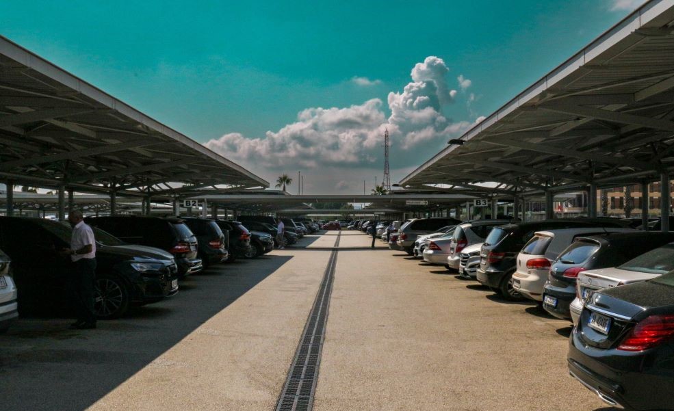 Autoriteti i Konkurrences gjobit me 1.6 mln leke koncesionarin e parkimit ne TIA